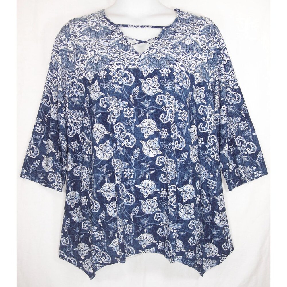 NEW Avenue 26/28 Blue Paisley Sharkbite 3/4 Sleeves Caged V-Neck Women's Plus - Picture 3 of 13